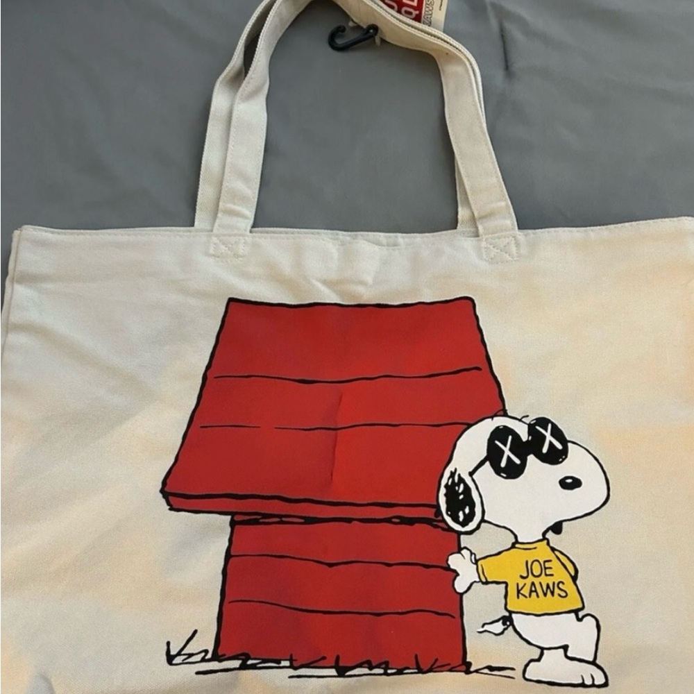Uniqlo x KAWS Peanuts Snoopy tote bag  NEW